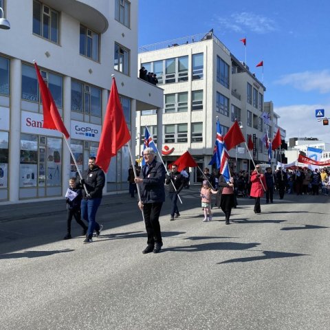 Lagt af stað 