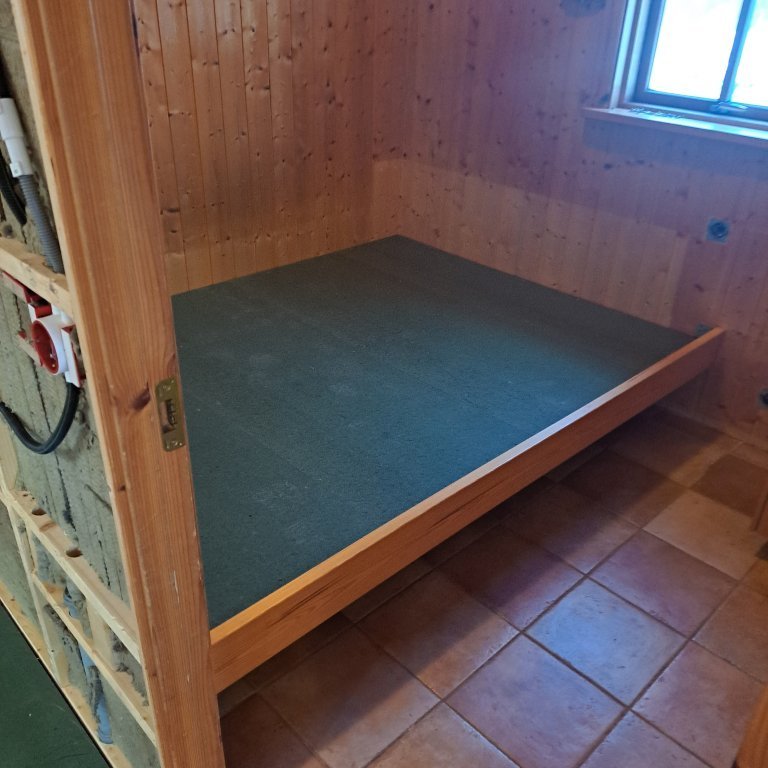 Hér sést vel hve upplitaður panellinn var orðinn