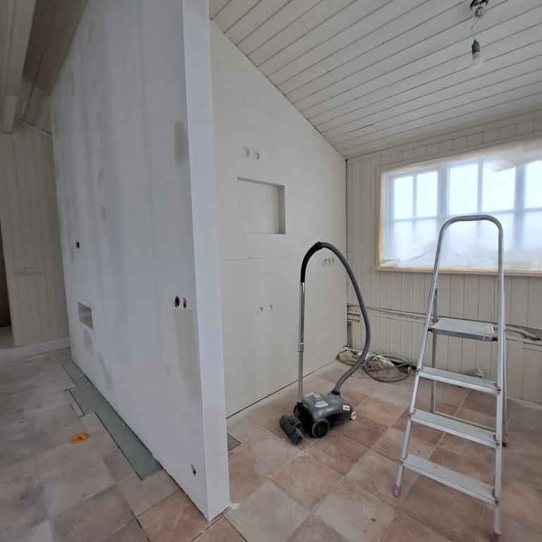 Nýja eldhúsið að taka á sig mynd