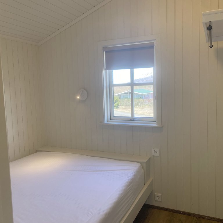 Rúmin í hjónaherberginu voru breikkuð úr 140cm í 160cm