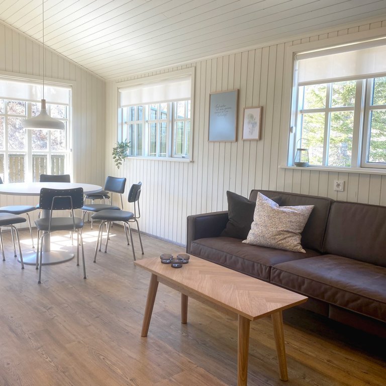 Heildarútkoman er létt og björt