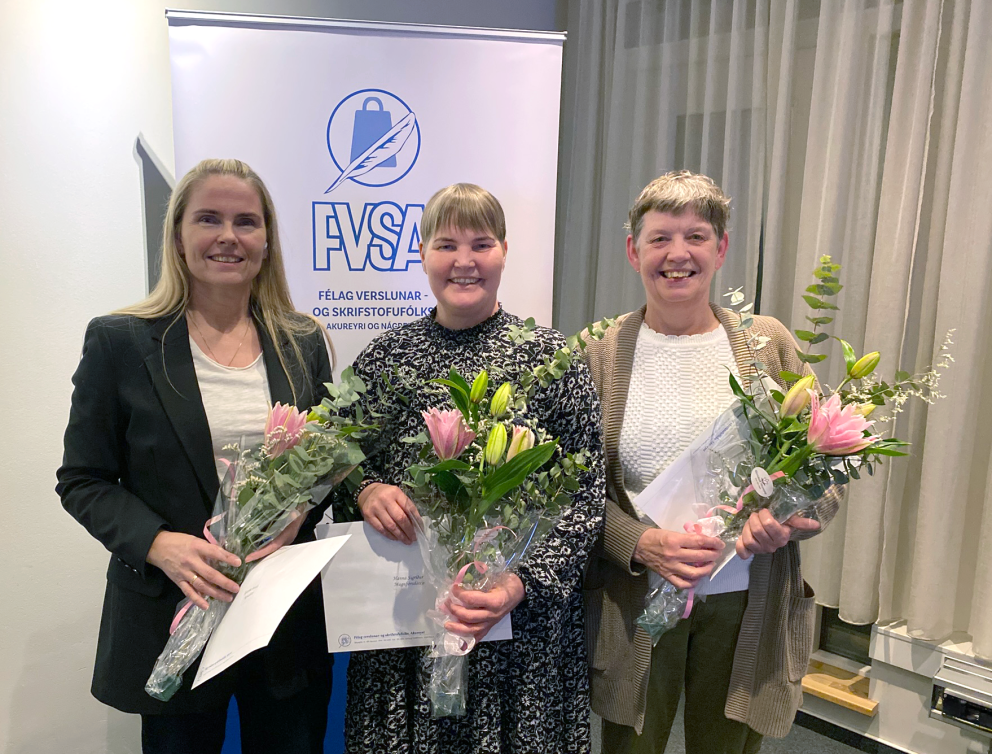 Sigurjónu Þórdísi Ingvadóttur, Hönnu Sigríði Magnþórsdóttur og Agnesi Reykdal var þakkað fyrir vel u&hellip;